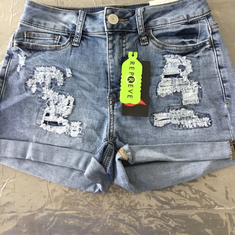 NWT Women High Ride Curvy Shortie Junior size 3